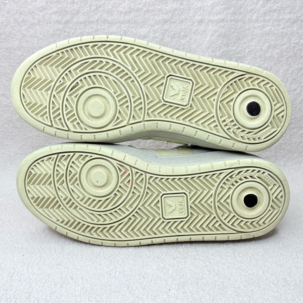 Veja V-10 Suede & Mesh Women’s 7 White/Gray Casual Designer Quiet Luxury Classic - Picture 8 of 10